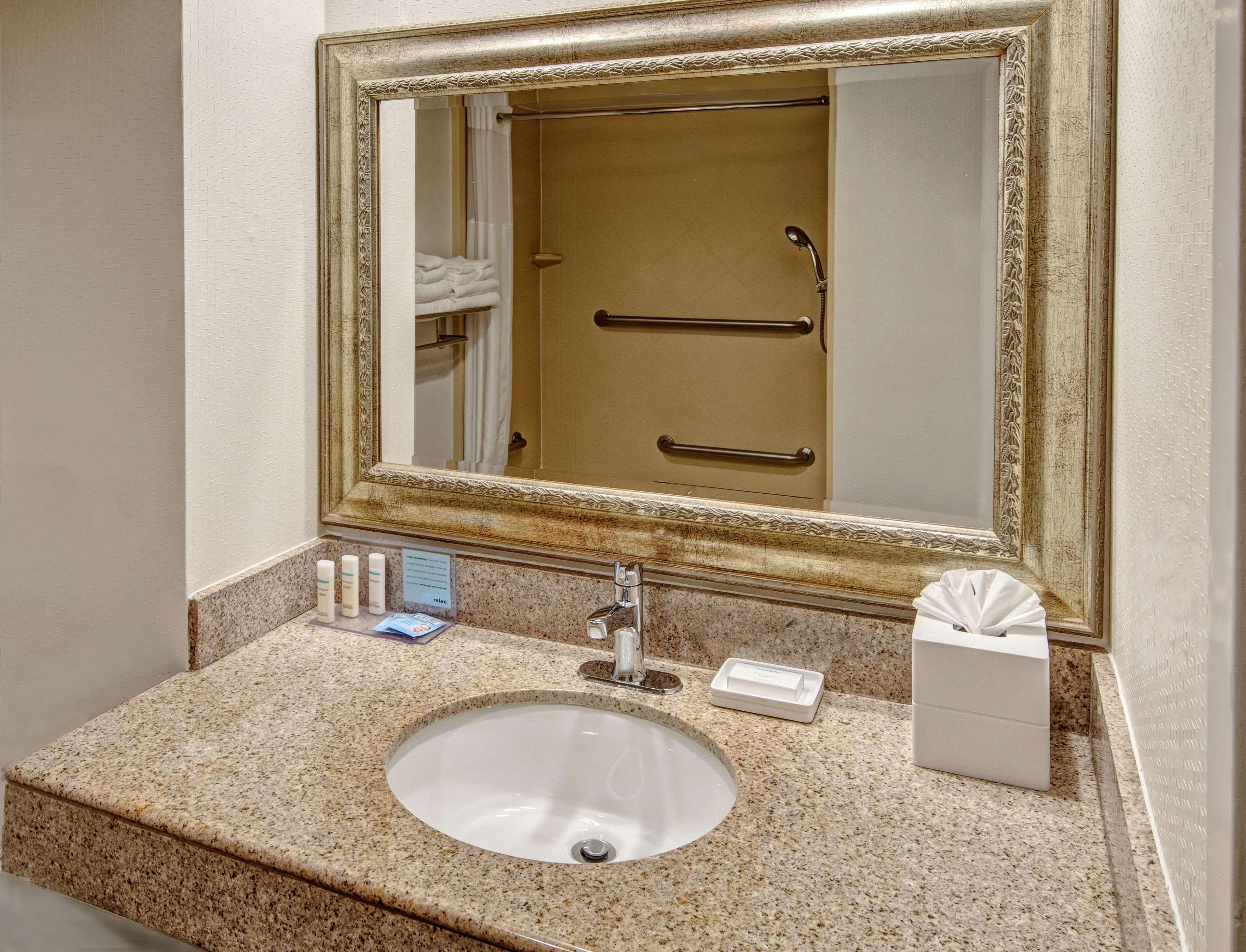 Hampton Inn Charlotte/מתיוס מראה חיצוני תמונה