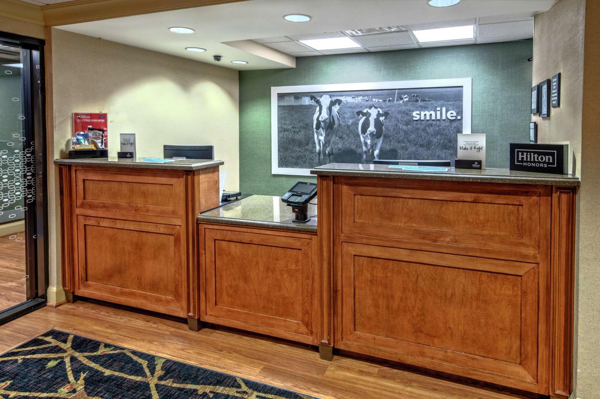 Hampton Inn Charlotte/מתיוס מראה חיצוני תמונה