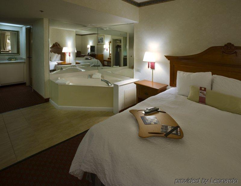 Hampton Inn Charlotte/מתיוס מראה חיצוני תמונה