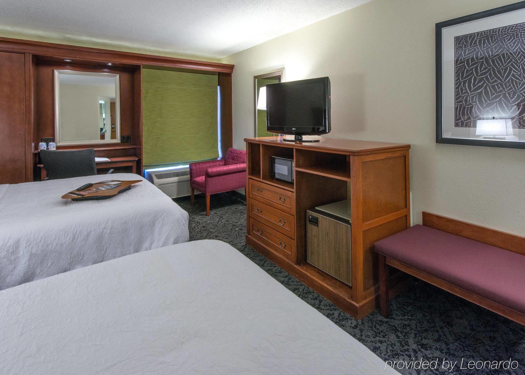 Hampton Inn Charlotte/מתיוס מראה חיצוני תמונה