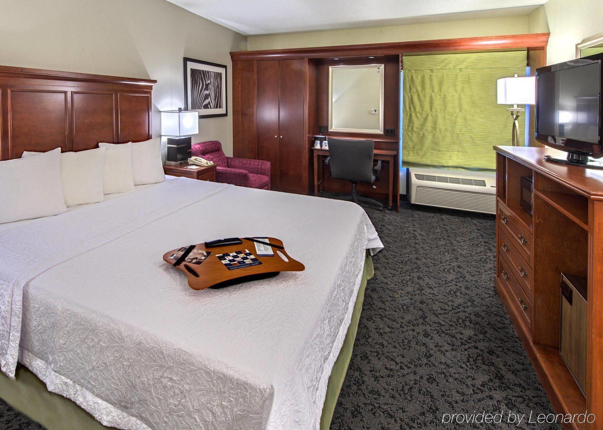 Hampton Inn Charlotte/מתיוס מראה חיצוני תמונה