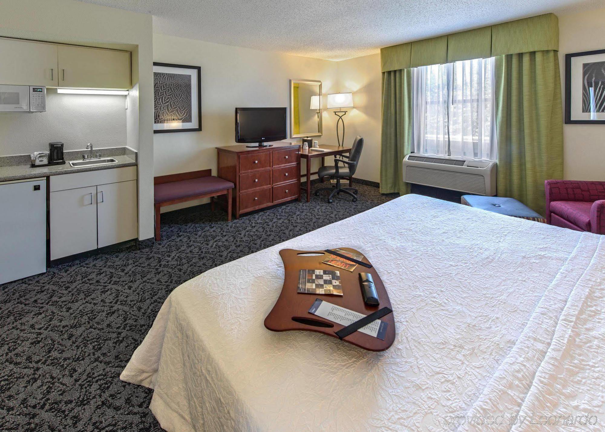 Hampton Inn Charlotte/מתיוס מראה חיצוני תמונה