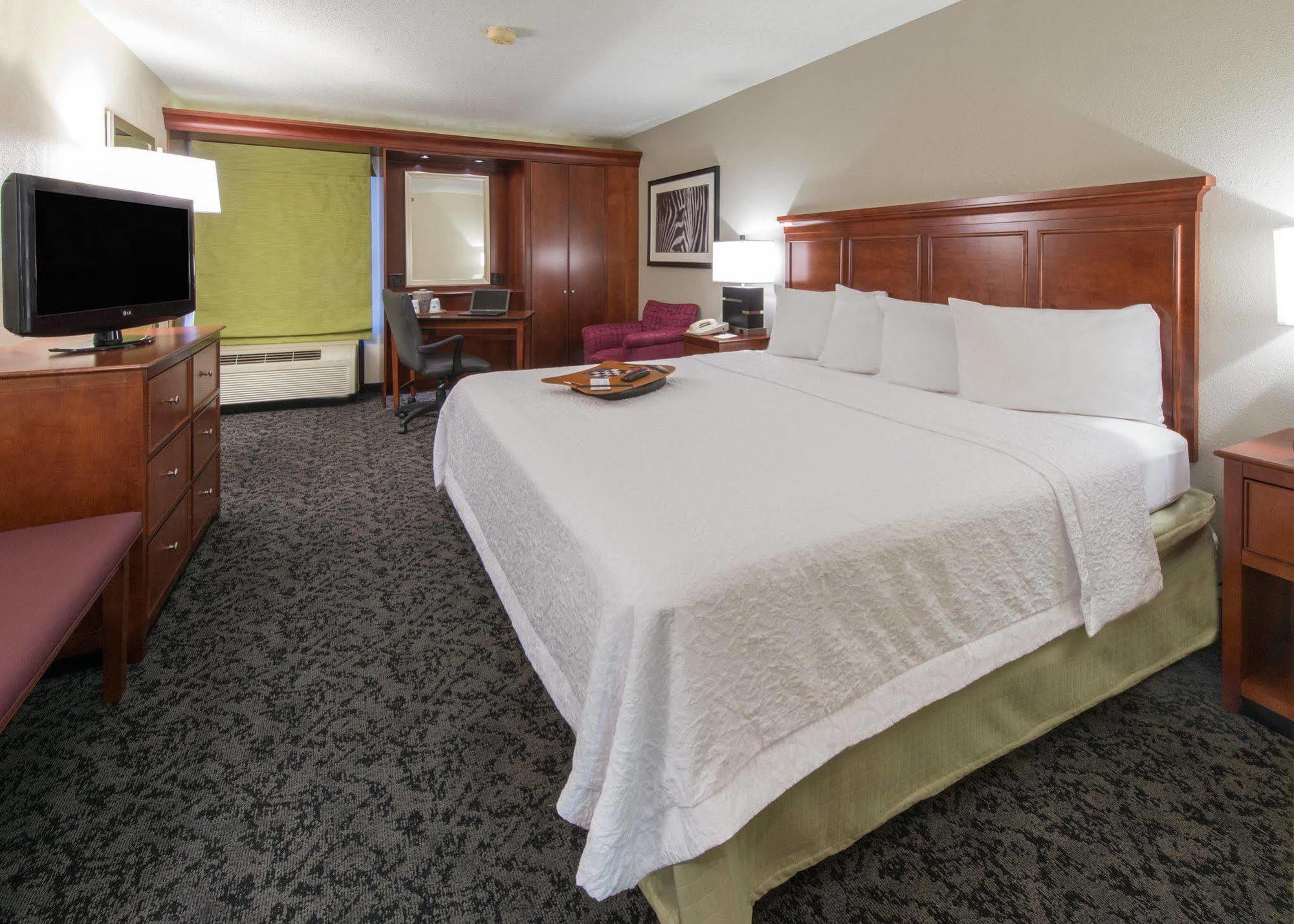 Hampton Inn Charlotte/מתיוס מראה חיצוני תמונה