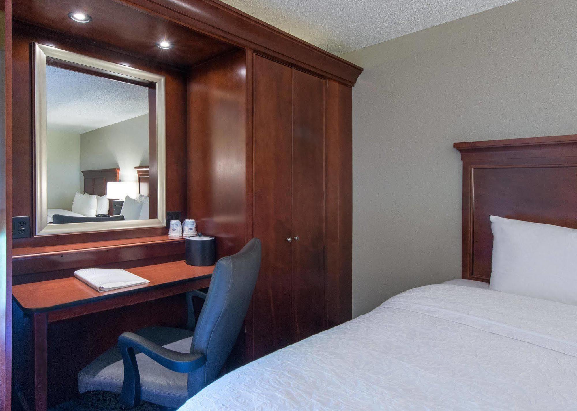 Hampton Inn Charlotte/מתיוס מראה חיצוני תמונה
